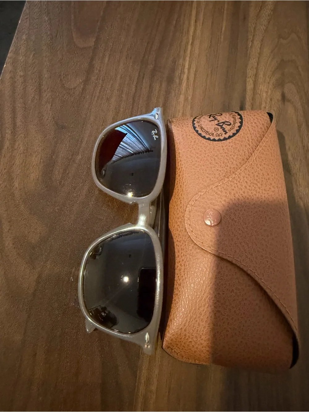 Ray-Ban light brown wayfarer Sunglasses with Tan Case